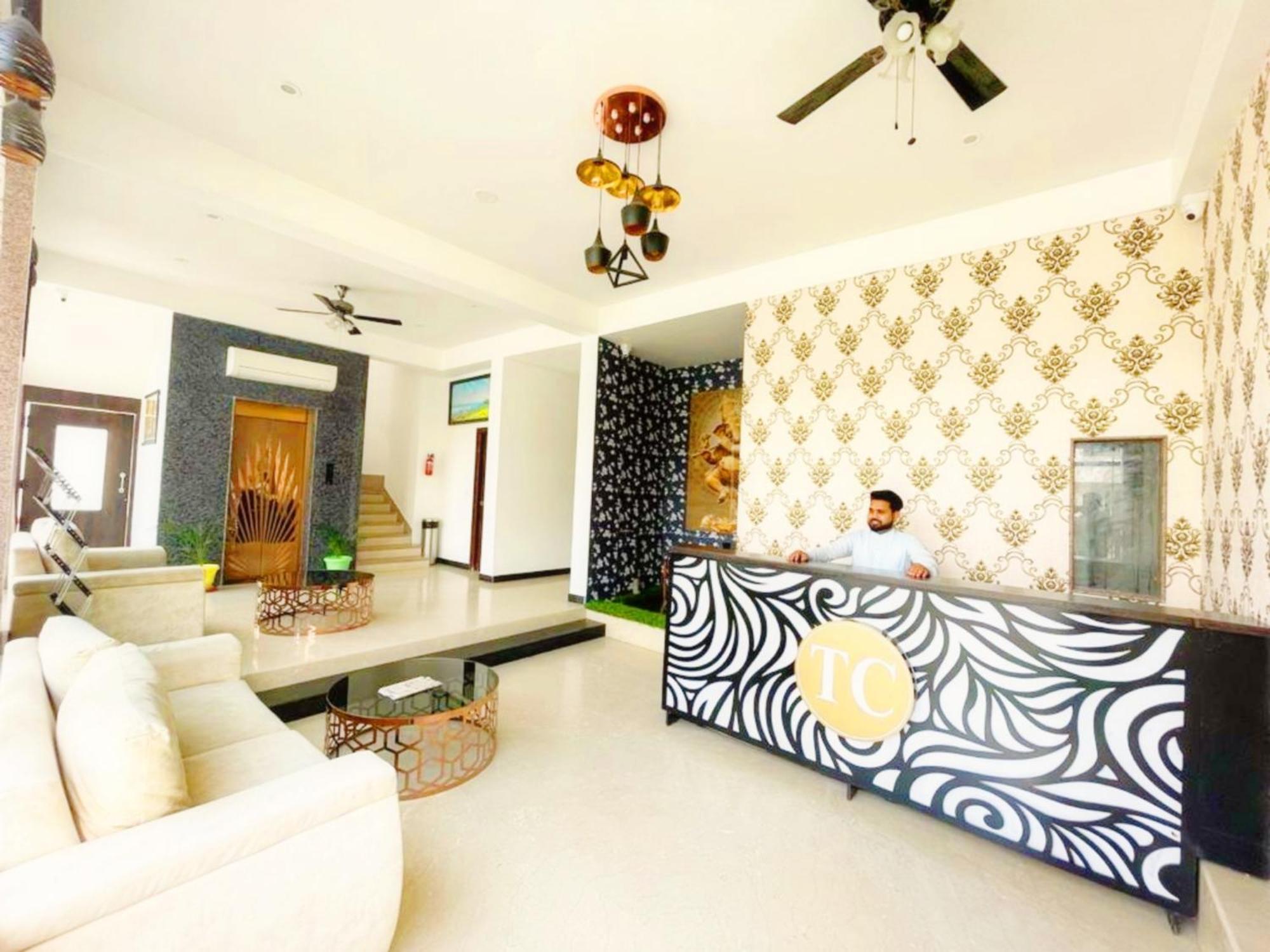 Hotel The Celebration By Amod Best Hotel & Rooftop Udaipur Exterior foto